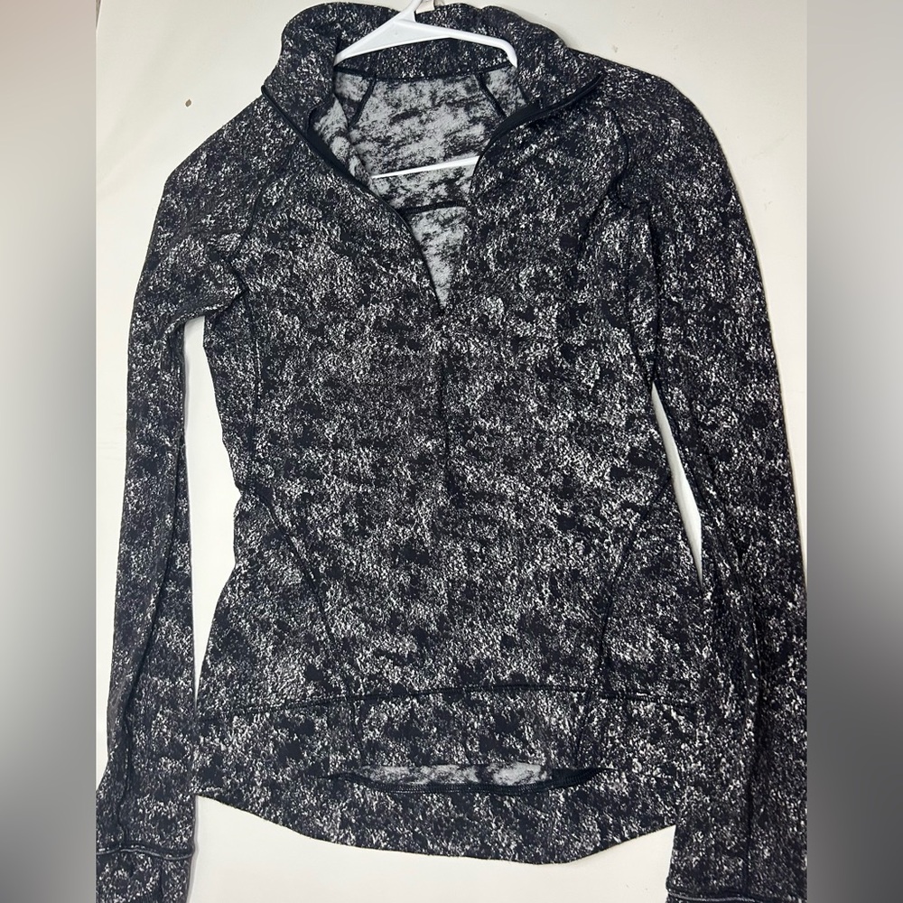 Lululemon Athletica black and white quarter zip